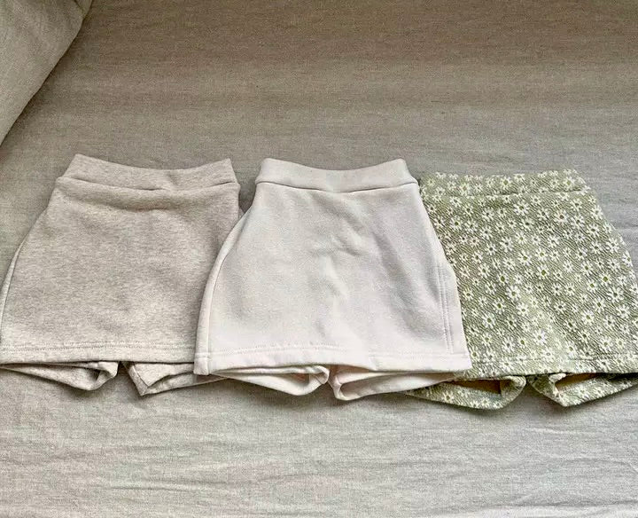 LOVELY SKIRT PANTS