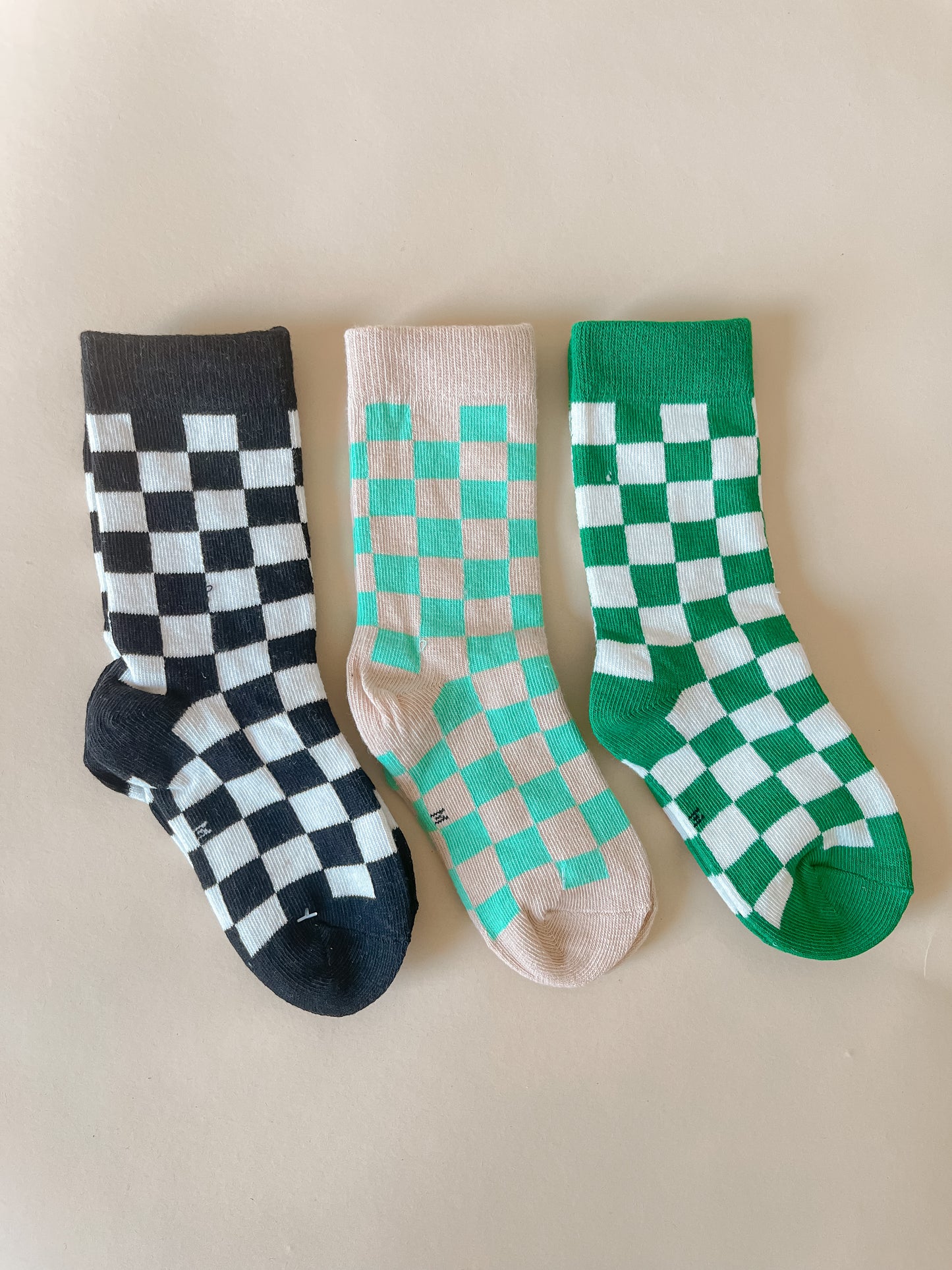 CHECKER BOAR SOCKS SET