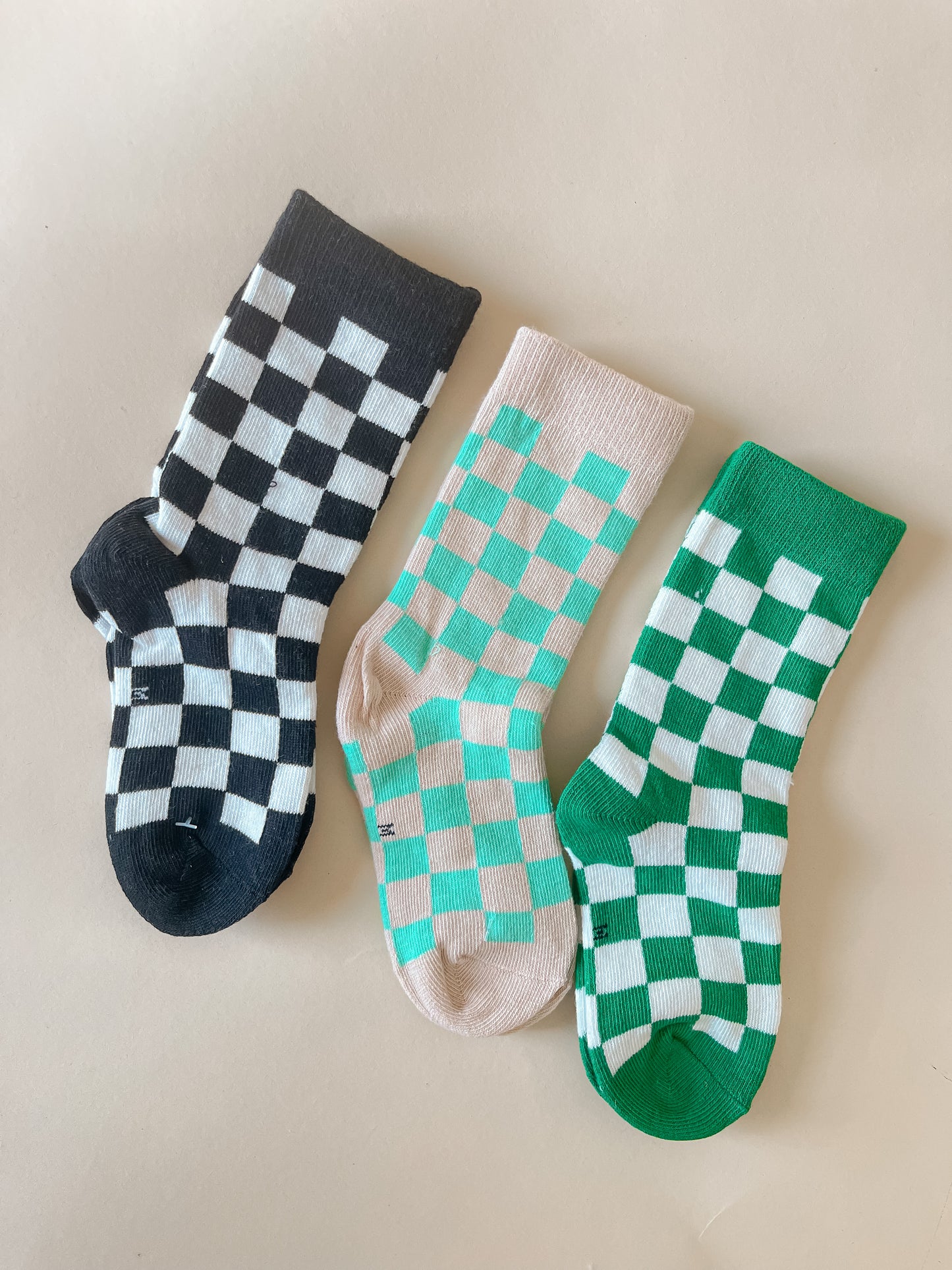 CHECKER BOAR SOCKS SET